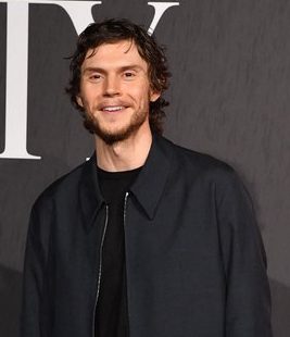Evan Peters